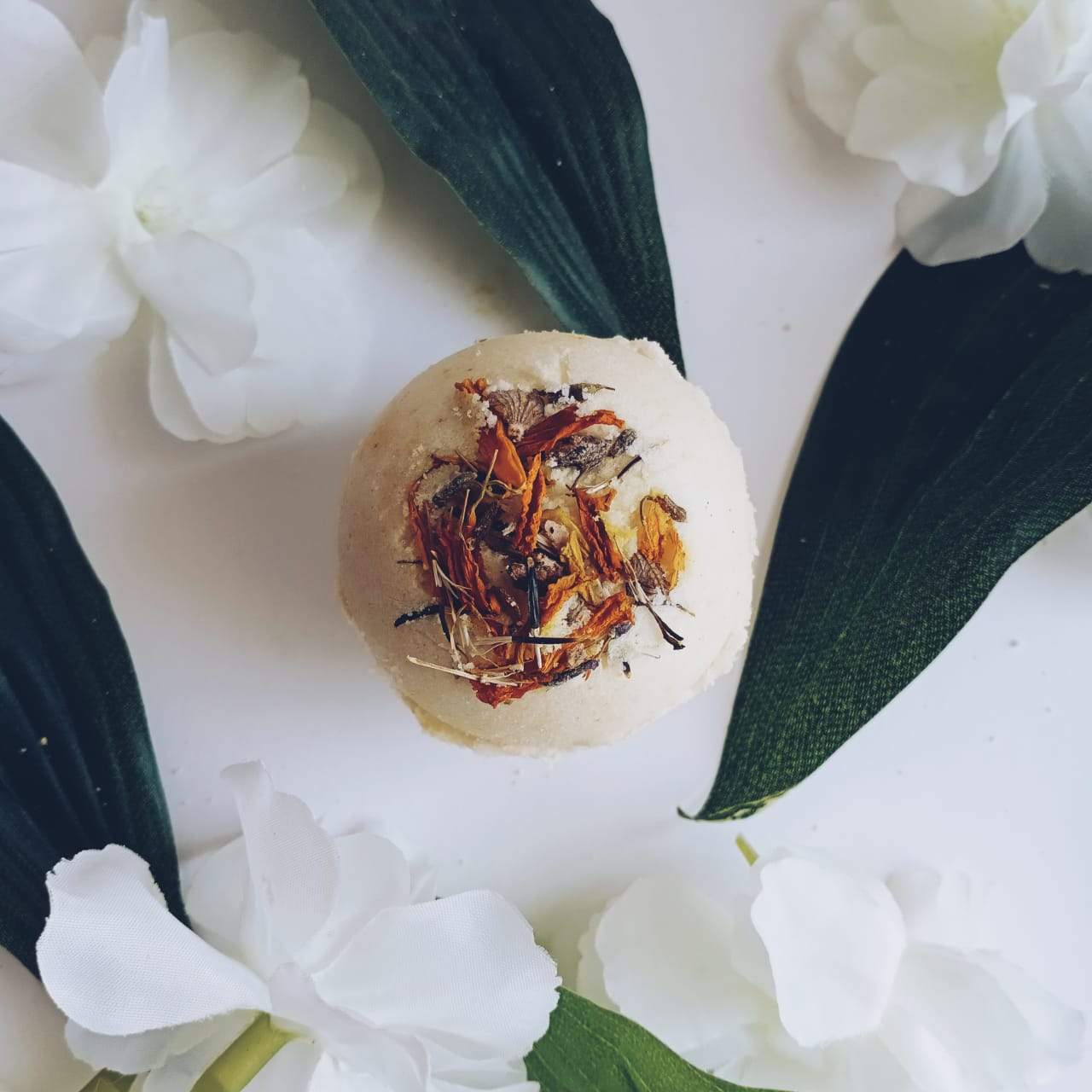 Callendulla-Bath Bomb-Fizzy Aromatic Bath Bomb with Callendulla petals(75g Each) - Pack of 3 - aaranyam.com