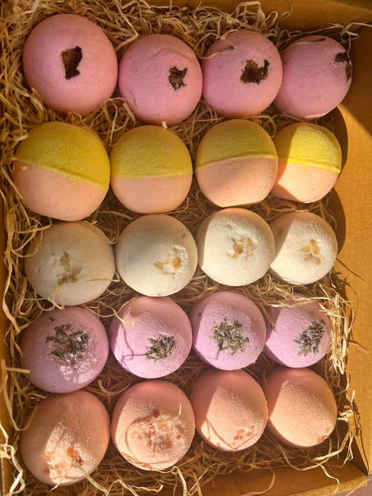 Aaranyam | Bath Bomb - Rose, Lavender, Pink Salt, Oats, Citurs |Refreshing hot water bath hydrating moisturizing enchanting Fizzy Aromatic Bath Bomb (75 g) each - Pack of 20